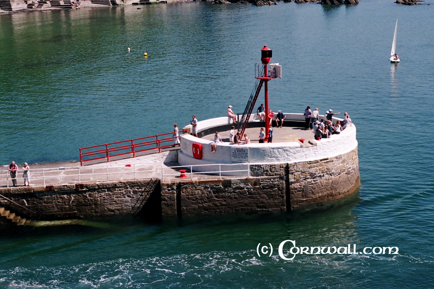 Looe banjo pier